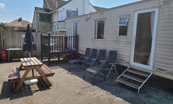 Tadcaster House | the jackdaw pub SELF CATERING STATIC CARAVAN free breakfast supplied