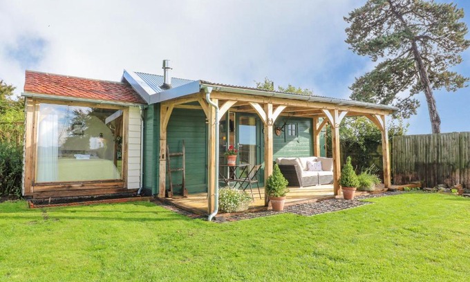 Rugeley House | The Jenny Wrennery