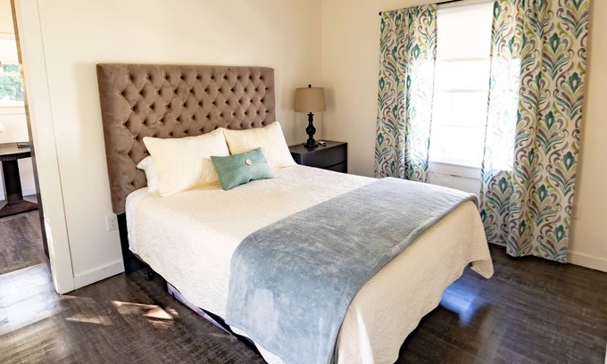 Seville Historic District Cottage | The Jesse: Cottage in Historic Downtown Pensacola