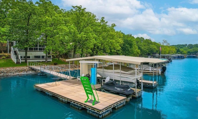 Sunrise Beach House | The Kelley's Lakefront Escape LOTO