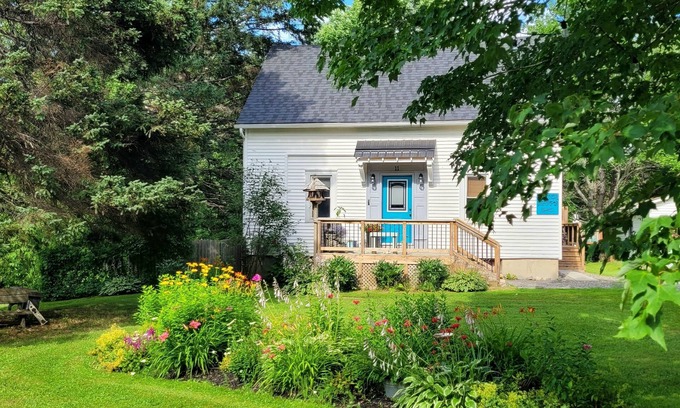 Kingsclear House | The King's Hideaway/hot tub/18 min.away to F’ton shops&rest/Mactaquac Park