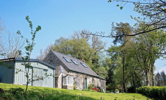 Blairgowrie Cottage | The Knowe - newly renovated, 2 bedroom, rural cottage sleeping up to 6