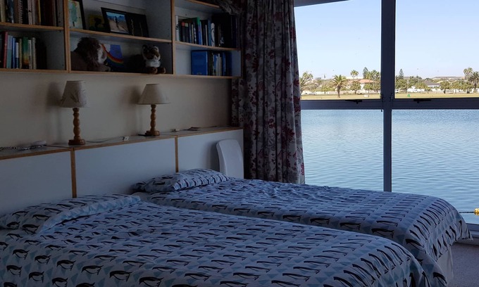 Milnerton House | The Lagoon Holiday House in Woodbridge Island (UK)