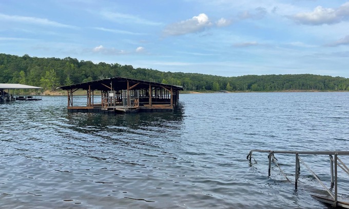 Fairfield Bay House | The Lake House in Hamilton Cove of FairField Bay