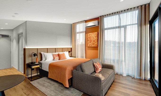 Pokolbin Hotel | The Lane Retreat