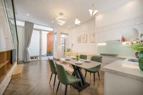 Lang Ha Apartment | The Lantern Nest Hanoi-Boutique Stay with Coffee 24-7-Near Street Food