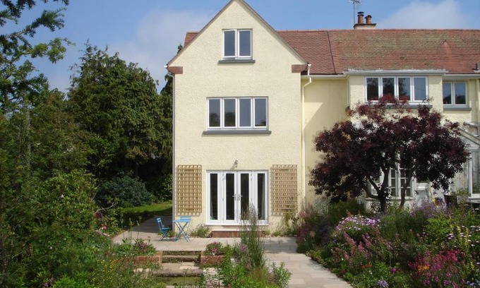 Budleigh Salterton Bed & Breakfast | The Lawns B & B