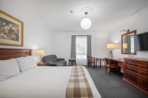 Wagga Wagga Hotel | The Lawson Riverside Suites
