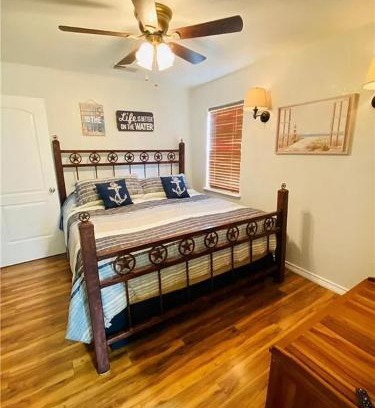 Aransas Pass House | The Lighthouse Retreat AP338