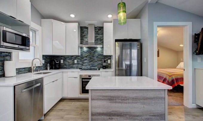 North End Apartment | The Lilly Pad + DOG Friendly Fenced YARD!