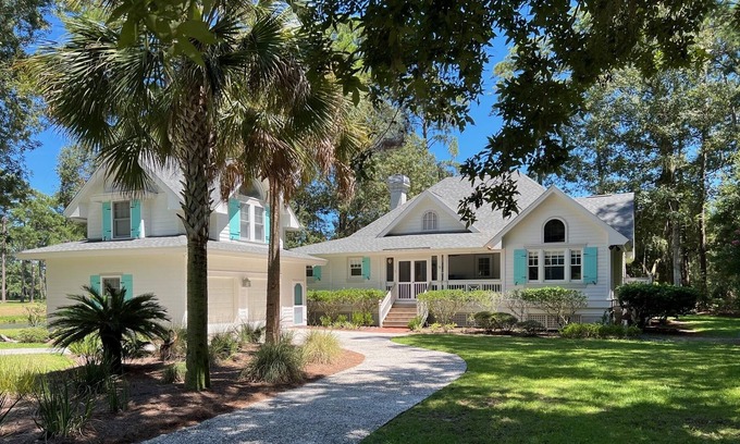 Daufuskie Island Apartment | The Lilly Pad! Cozy Carriage House at Bloody Point - Includes Cart!