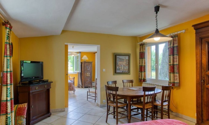 Mormoiron Apartment | The Little Bacalan