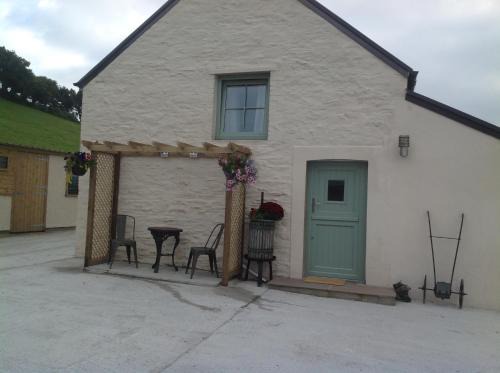 Mawr House | The Little cow shed