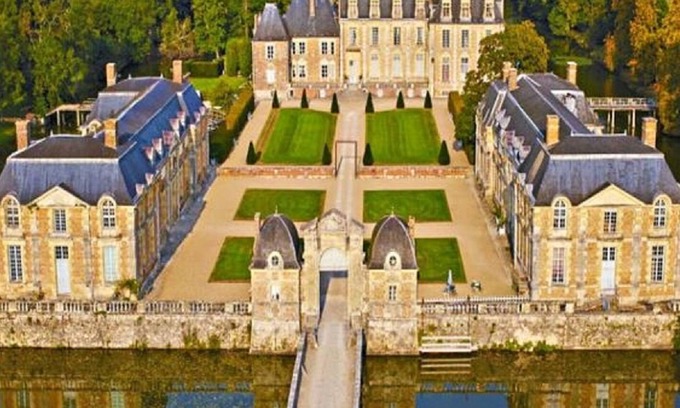 La Ferte-Saint-Aubin House | The little house solognote