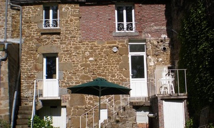 Putanges-le-Lac House | The little house on the river
