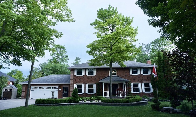 Bayfield House | The Little Mansion of Bayfield - Vacation in Style