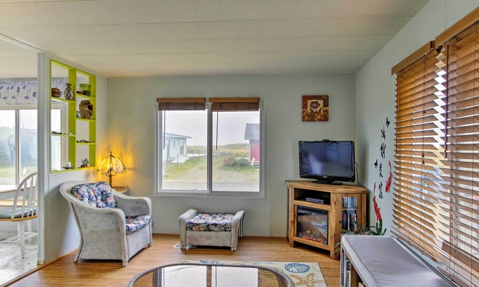 Moclips Cottage | 'The Little Orca's'- Short Walk to the Beach!