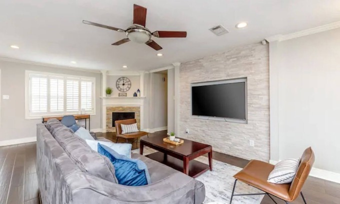 Meadows Place House | The Live Oak Place - Park Access - 3BR Serene Stay!