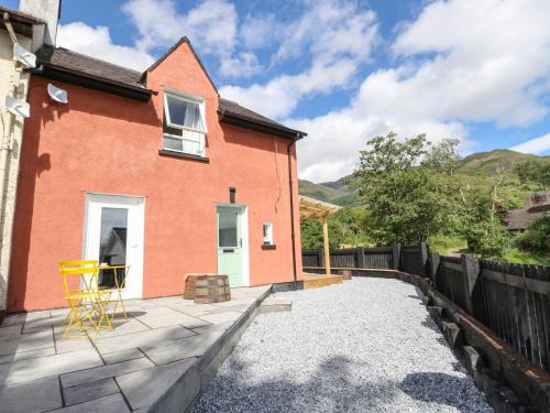 Glenfinnan House | The Lochside Shepherd