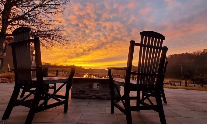 Nelsonville Hotel | The Lodge at Hocking College