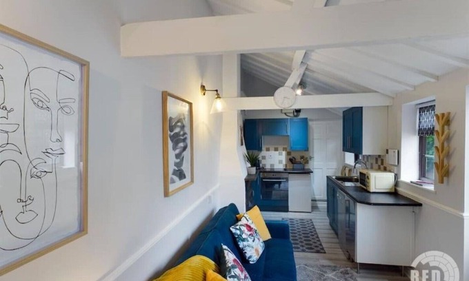 Milwich Cabin | The Lodge at Pickford House NEC and B'Ham Airport