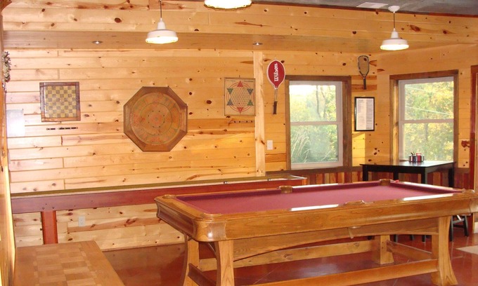 Decorah Cabin | The Lodge - Custom Cabin Nestled in the Woods close to Decorah