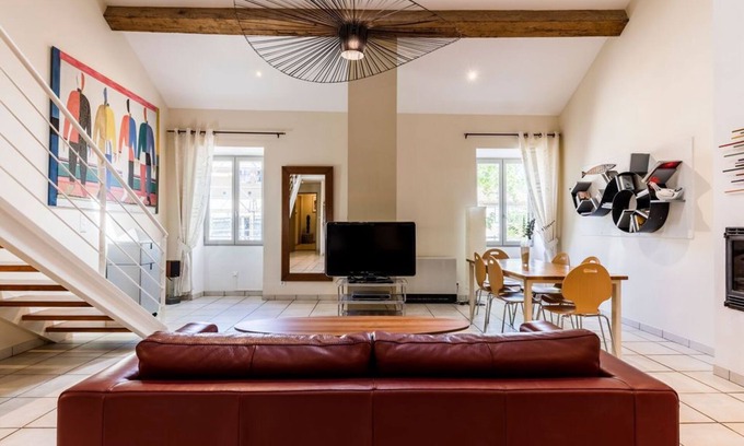 Villeneuvette Apartment | The loft spirit design