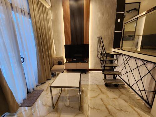 Sasa Apartment | The Loft Unit 5