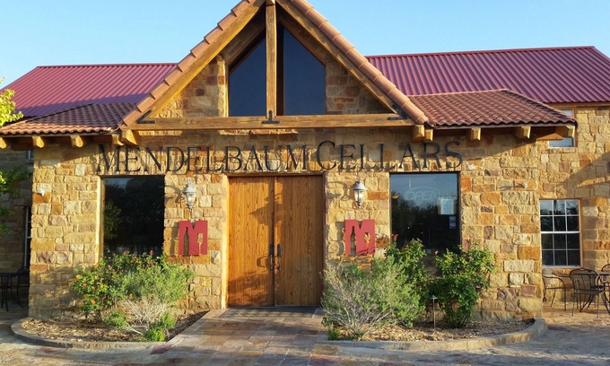 Fredericksburg Apartment | The Loft West at Mendelbaum Cellars