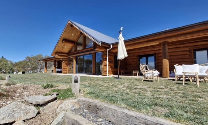 Moonbah House | The Log House - Jindabyne
