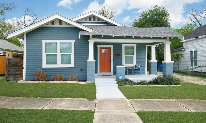 Downtown San Antonio House | The Lone Star Landing
