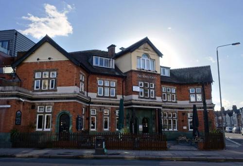 Tooting Hotel | The Long Room Hotel and Bar
