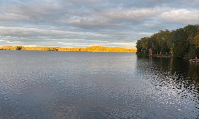 Wollaston Cottage | The Loon Song-Stunning 4-Season Waterfront Cottage With Private Dock & Tiki Bar