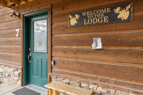 Grand Lake Hotel | The Loose Moose Lodge #7 At Downtown Grand Lake N