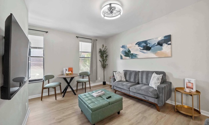 Short North Apartment | The Luxe Pearl Residences 872.5