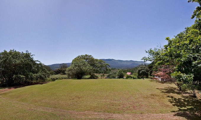 Santo da Serra Villa | The Main House at Quinta das Colemias