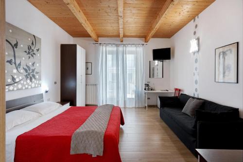 San Lazzaro Apartment | The Main Street Holiday House