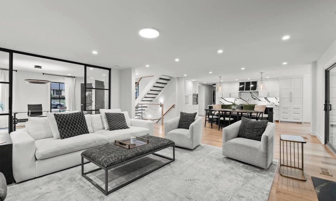 Lexington House | The Manor House - No Clean Fee