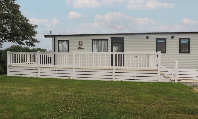 Grampound Cottage | THE MAPLES, NO. 56, family friendly, with pool in Polgooth