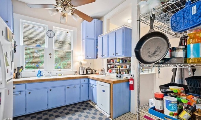 Central Business District Bed & Breakfast | The Mardi Gras House