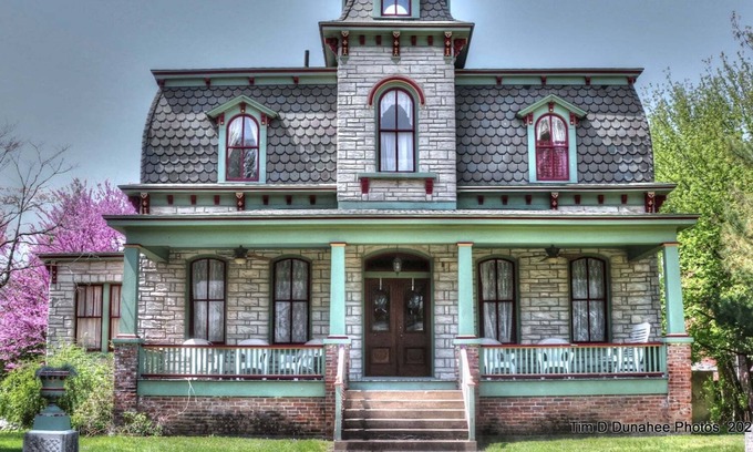 Olney House | The McClure Guesthouse. 1872 Victorian Home.