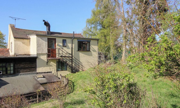 Church Stretton Cottage | THE MILLER’S ROOST AT DUDGELEY MILL, romantic in Church Stretton