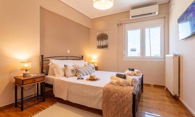 Mytilene Apartment | The Mirror Apartment