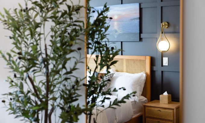 Queens Hotel | The Modernist Hotel