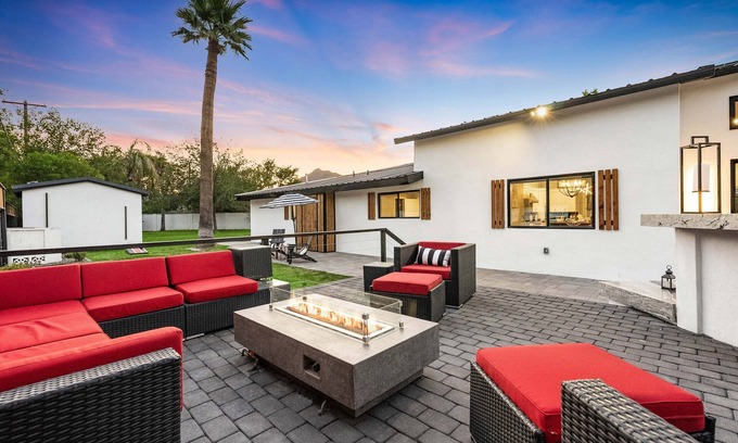 South Scottsdale House | The Montecito Main | Luxury Villa in Old Town
