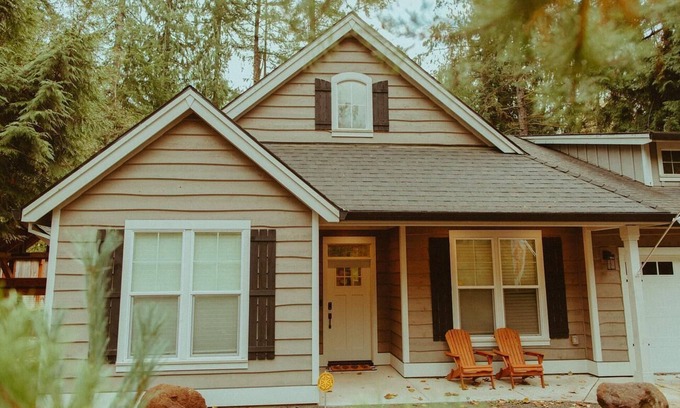 Mount Hood Village House | 🏔 The Mt. Hood Manor - woodsy luxury by the river