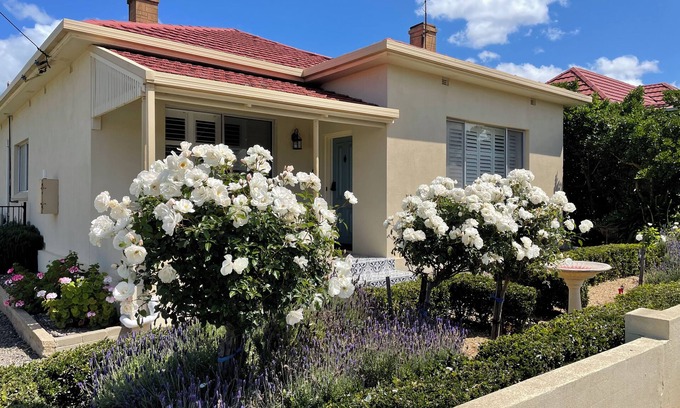 Kingscote House | The Mulberry Tree - Kingscote - Kangaroo Island Holiday Home