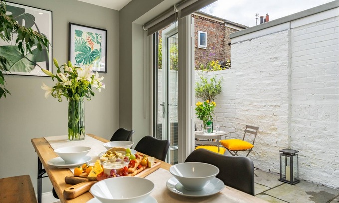 York House | The Mustard Pot - a family break that sleeps 4 guests in 2 bedrooms