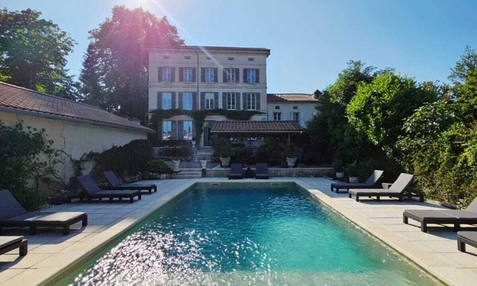 Riberac Apartment | The Nautical Suite at La Maison Chaleureuse