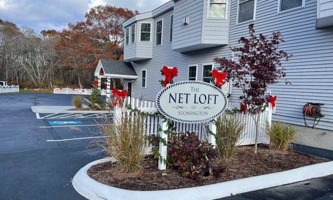 Mystic - New London House | The Net Loft of Stonington “D”